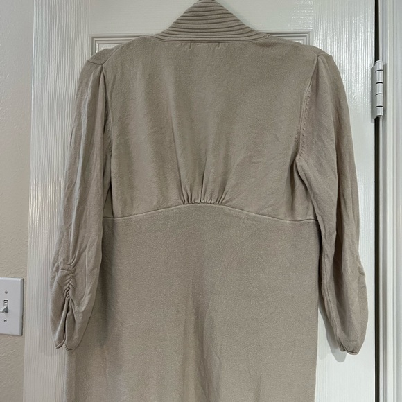 Womens Cream colored Cardigan. Sweater material. Size XL - Picture 2 of 2